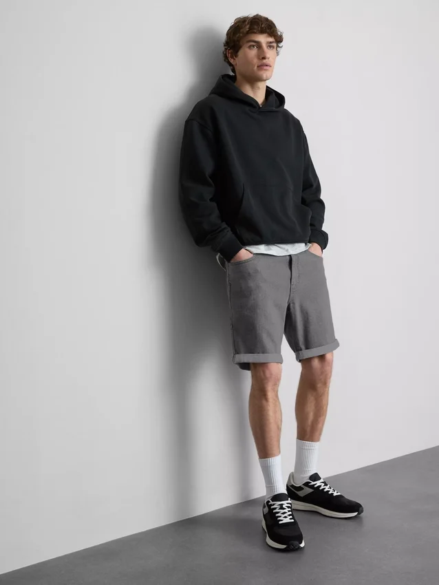 Mid-rise slim denim shorts