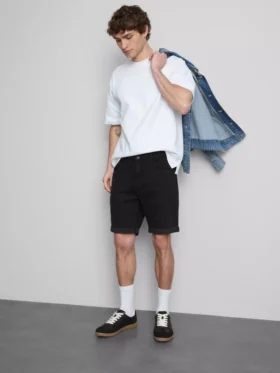 Mid-rise slim denim shorts