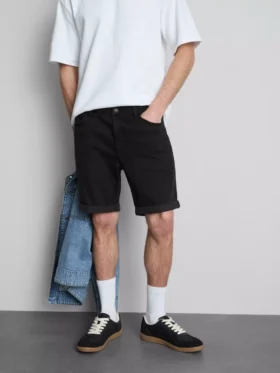 Mid-rise slim denim shorts