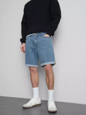 Mid-rise slim denim shorts