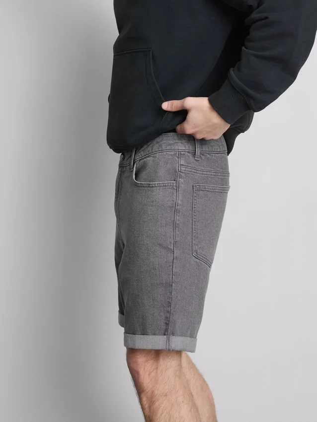 Mid-rise slim denim shorts