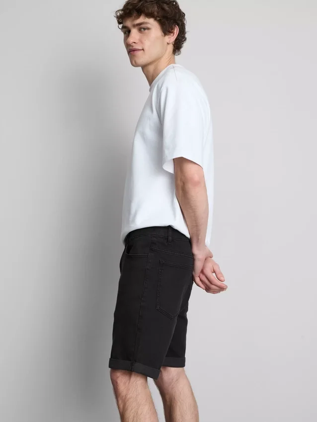 Mid-rise slim denim shorts