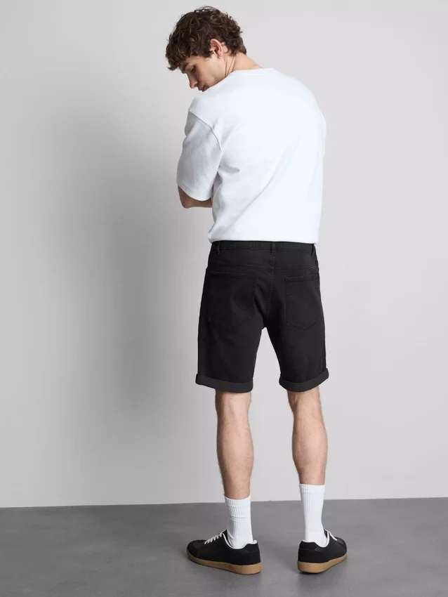 Mid-rise slim denim shorts