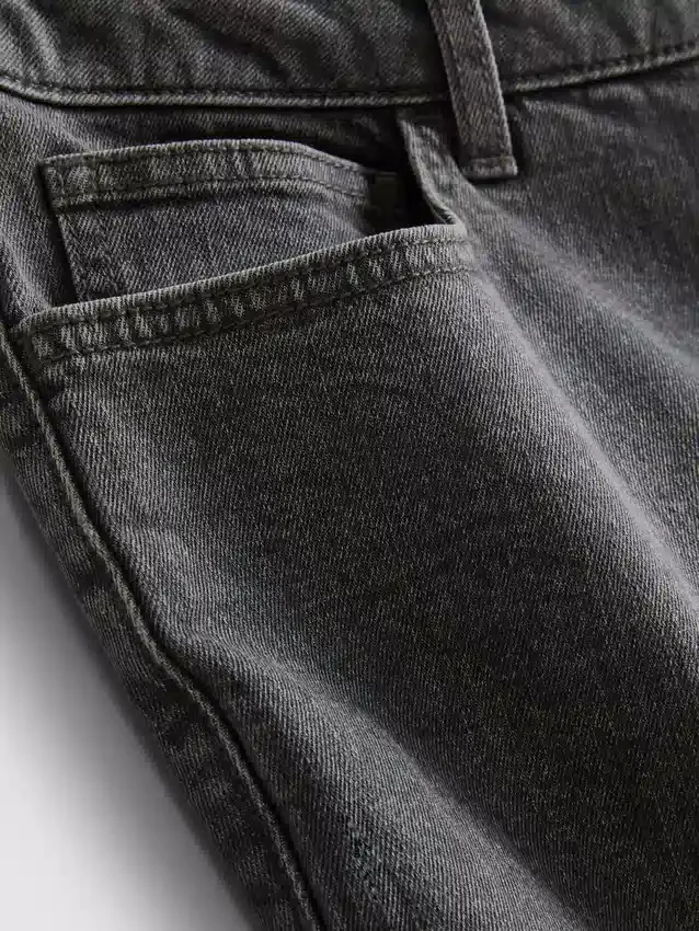Mid-rise slim denim shorts