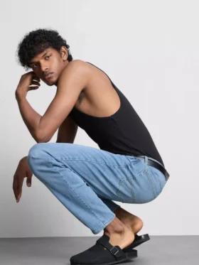 Mid-rise slim fit jeans