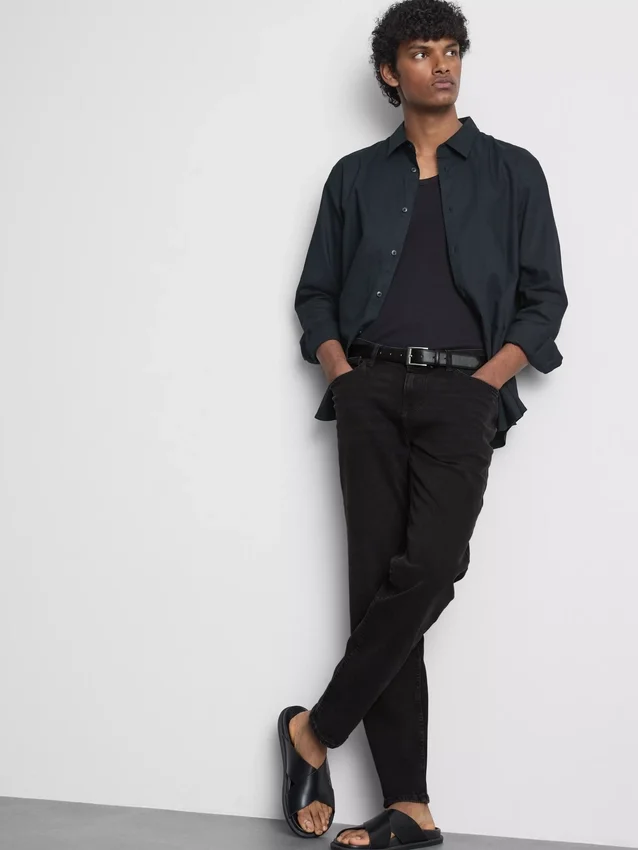 Mid-rise slim fit jeans