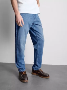 Mid-rise slim fit jeans