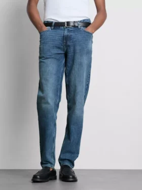 Mid-rise slim fit jeans