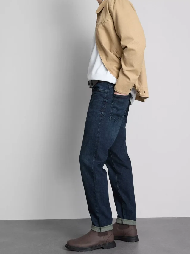 Mid-rise slim fit jeans