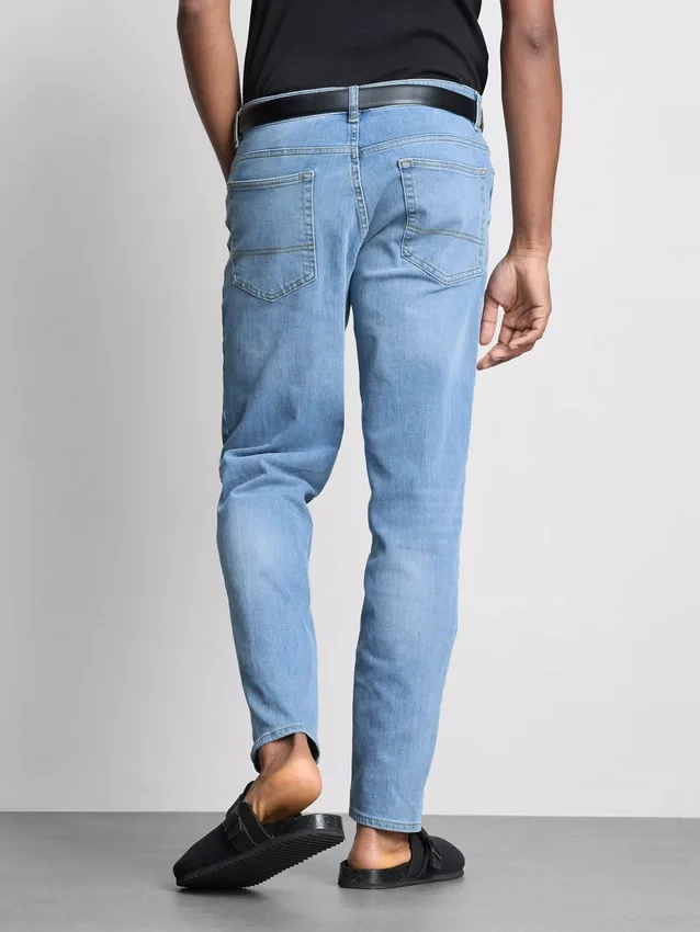 Mid-rise slim fit jeans