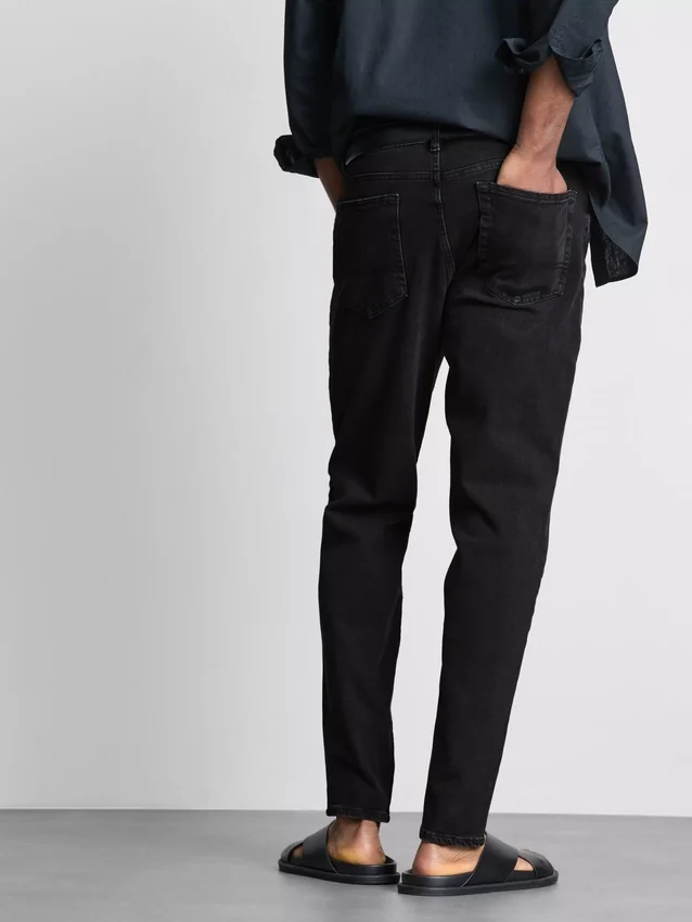 Mid-rise slim fit jeans