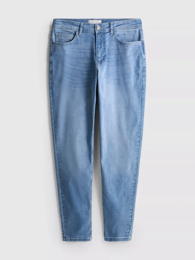 Mid-rise slim fit jeans
