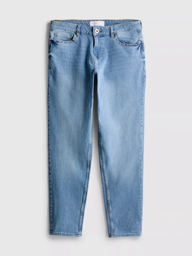 Mid-rise slim fit jeans