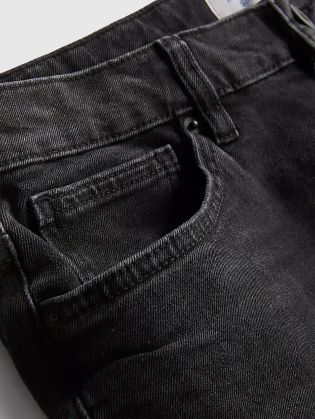 Mid-rise slim fit jeans