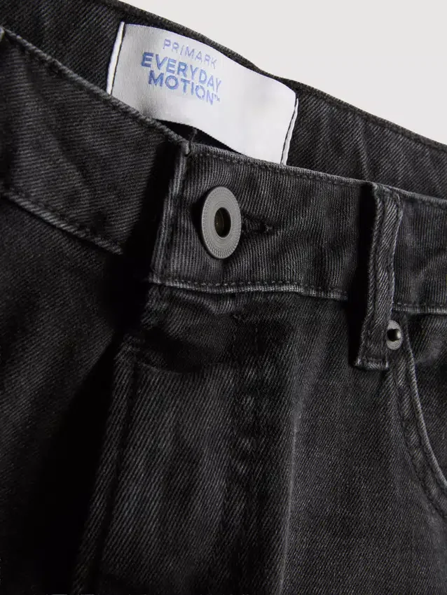 Mid-rise slim fit jeans
