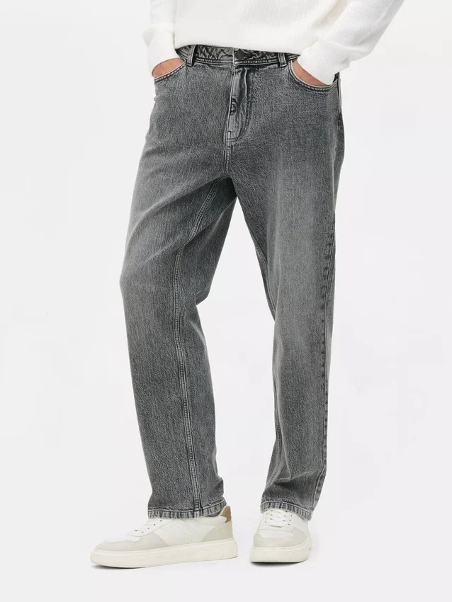 Mid-rise straight-leg jeans