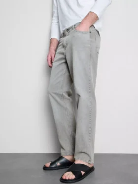 Mid-rise straight-leg jeans