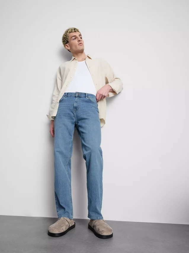 Mid-rise straight-leg jeans
