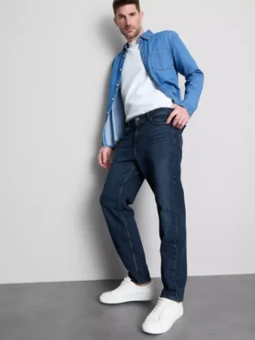 Mid-rise straight-leg jeans