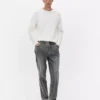 Mid-rise straight-leg jeans