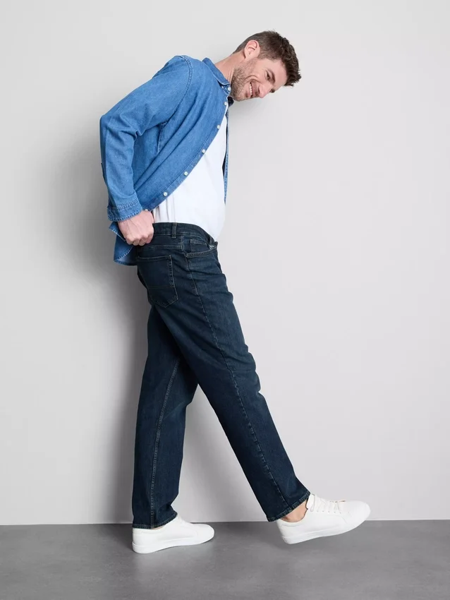 Mid-rise straight-leg jeans