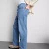 Mid-rise straight-leg jeans