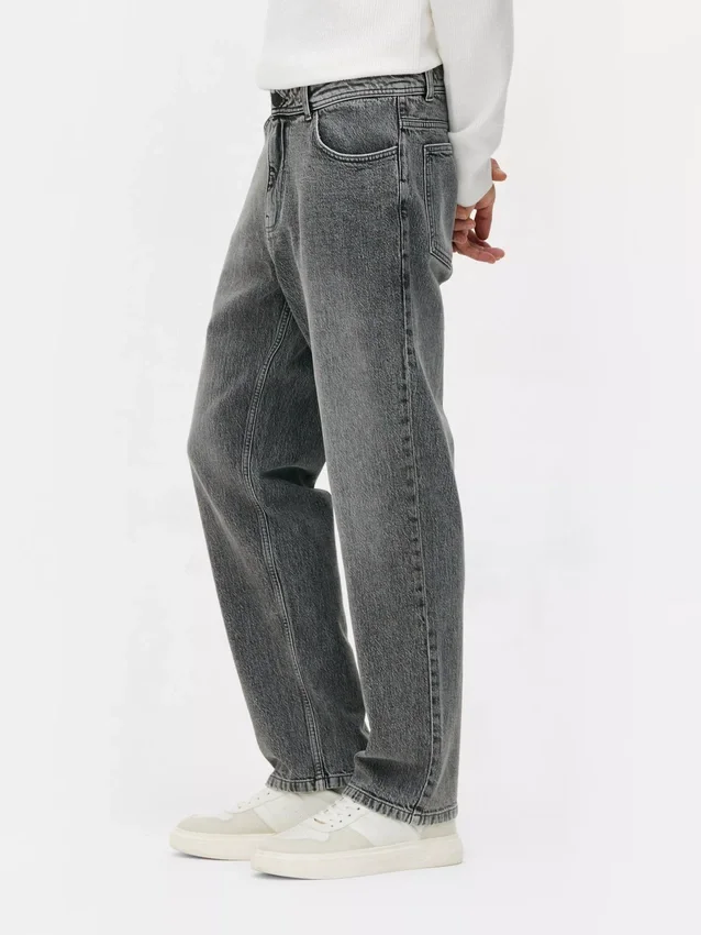 Mid-rise straight-leg jeans