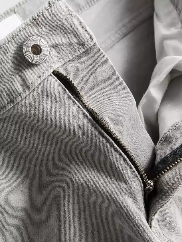 Mid-rise straight-leg jeans