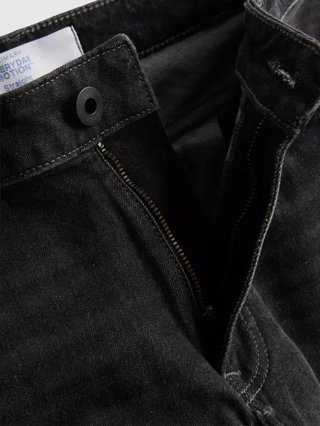 Mid-rise straight-leg jeans
