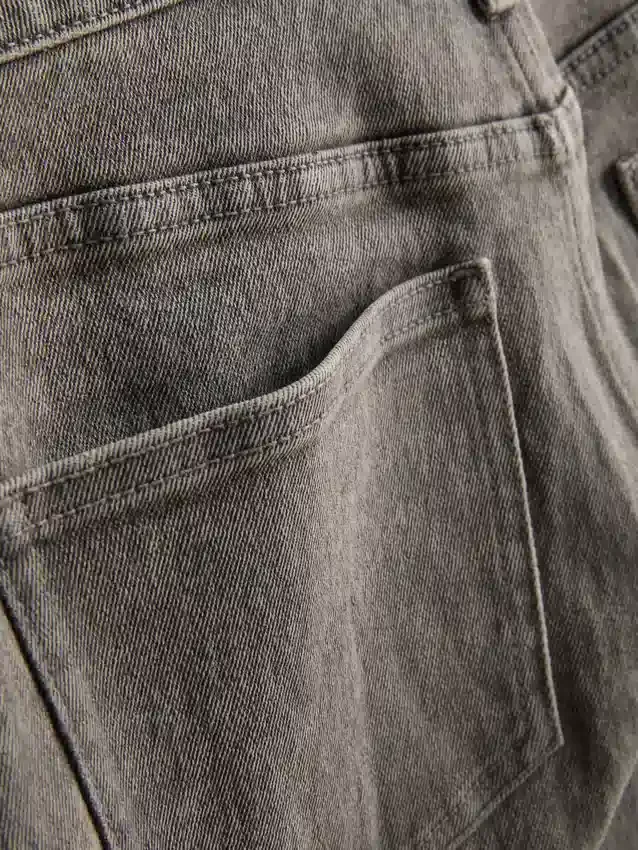 Mid-rise turn-up denim shorts