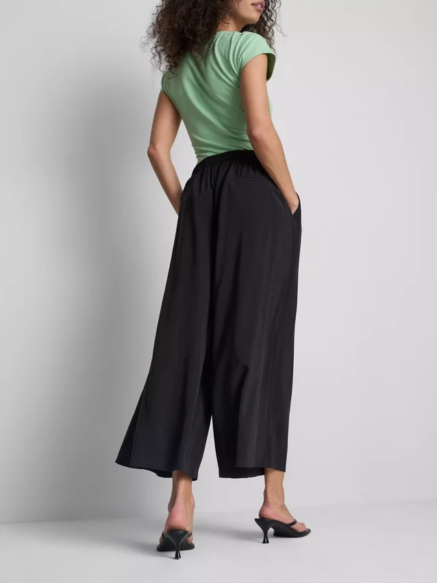 Mid-rise wide leg culotte pants