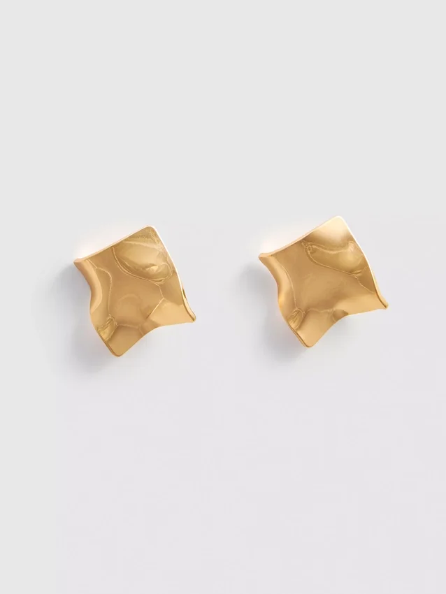 Molten metal square stud earrings
