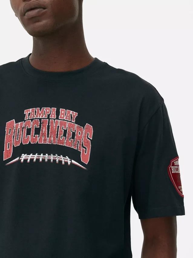 Nfl tampa bay buccaneers t-shirt