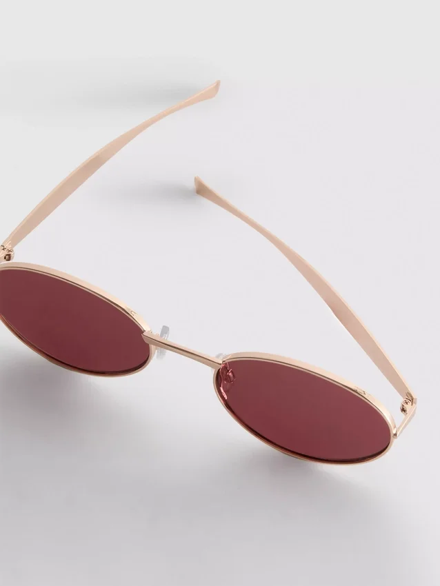 Oval metal sunglasses