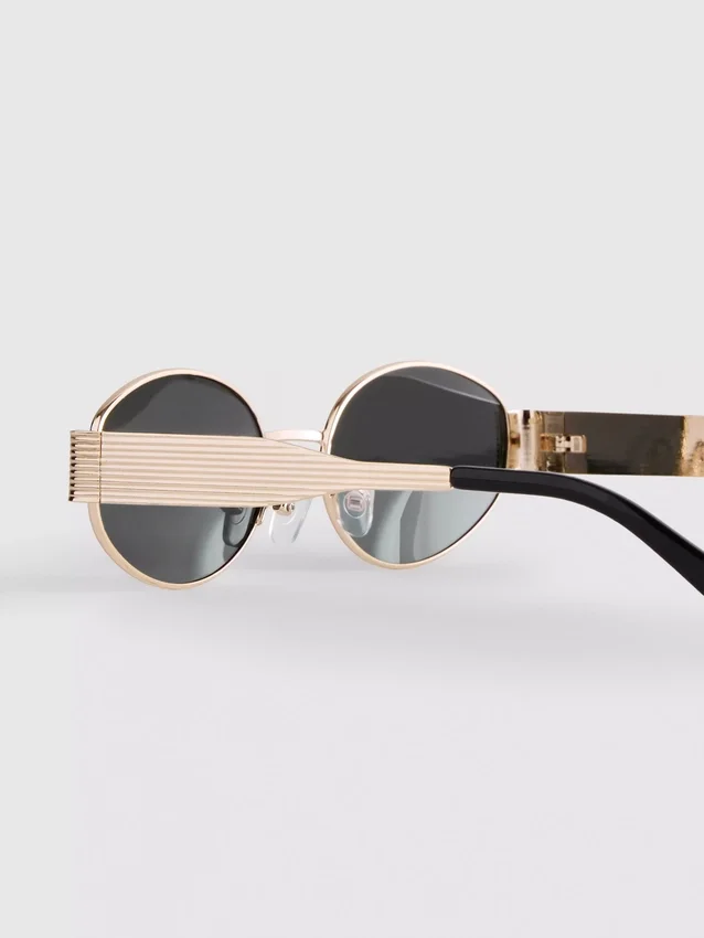Oval sunglasses