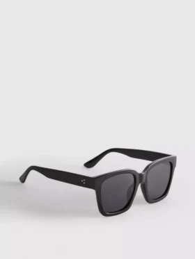 Oversized cat eye sunglasses