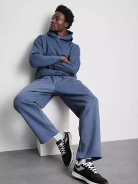 Oversized essential hoodie