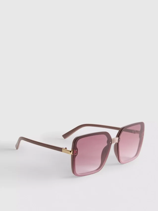 Oversized square sunglasses