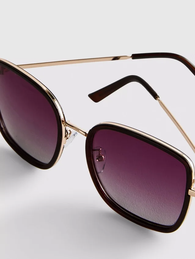 Oversized square sunglasses