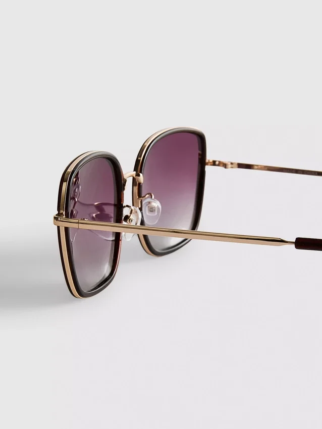 Oversized square sunglasses