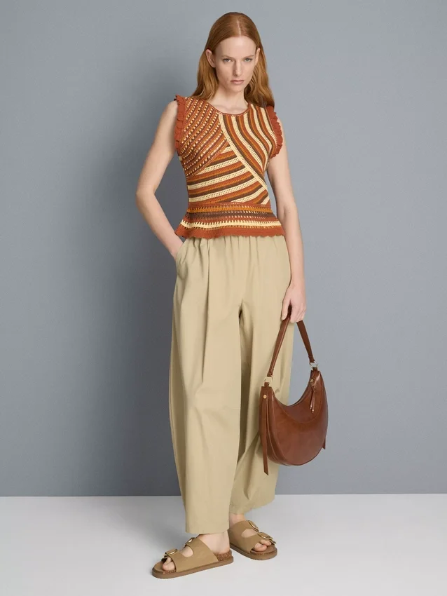 Paper-touch pleated barrel-leg pants