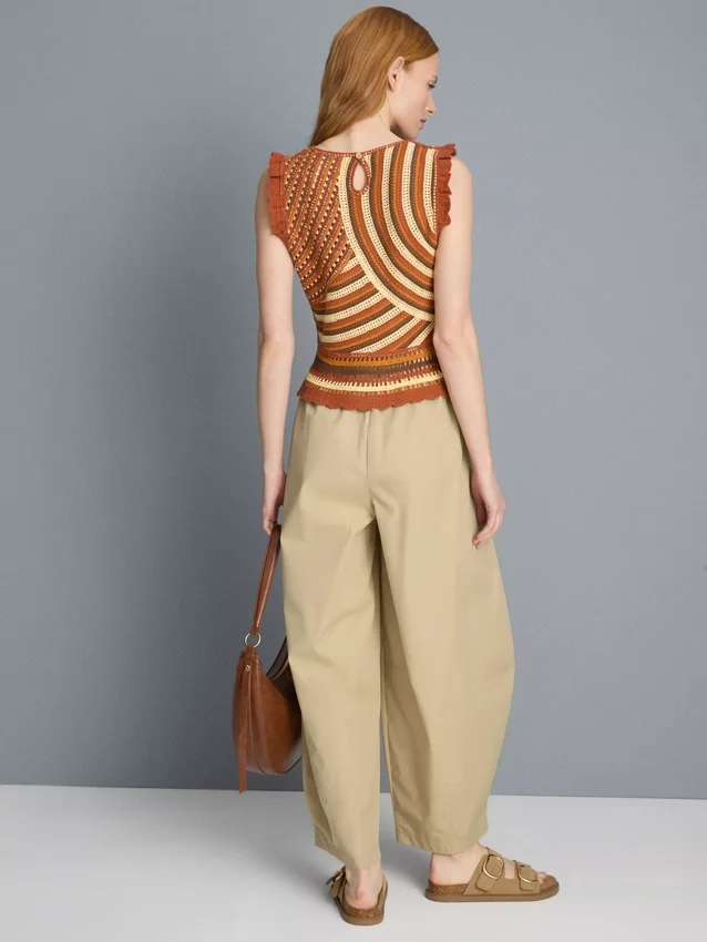 Paper-touch pleated barrel-leg pants