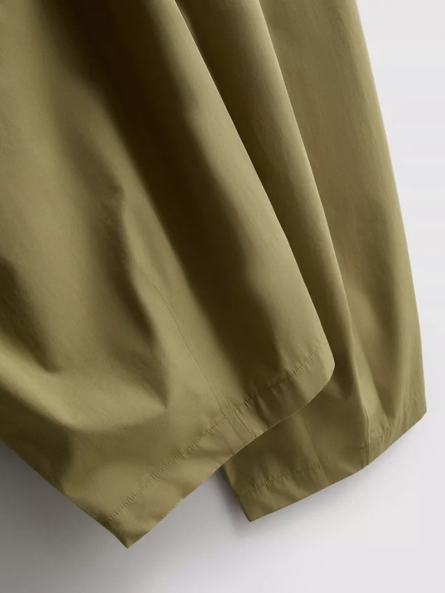 Paper-touch pleated barrel-leg pants