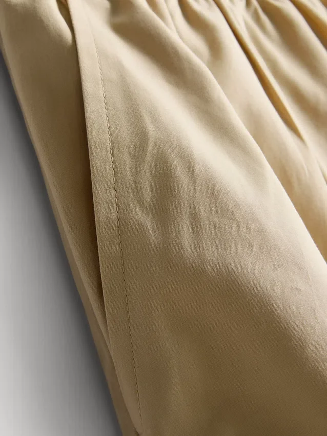 Paper-touch pleated barrel-leg pants
