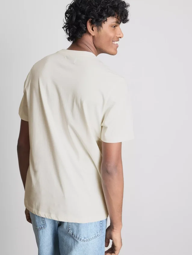 Paradise beach graphic t-shirt