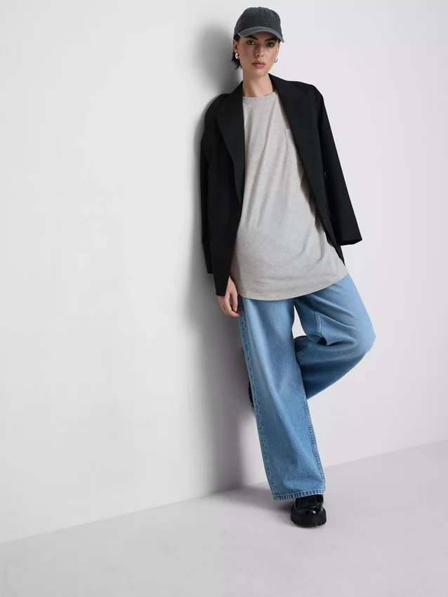 Patch pocket longline tee