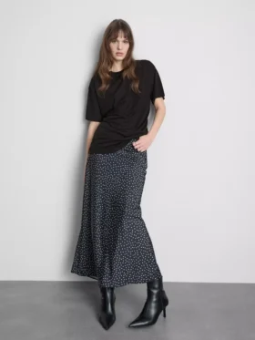 Patch pocket longline tee