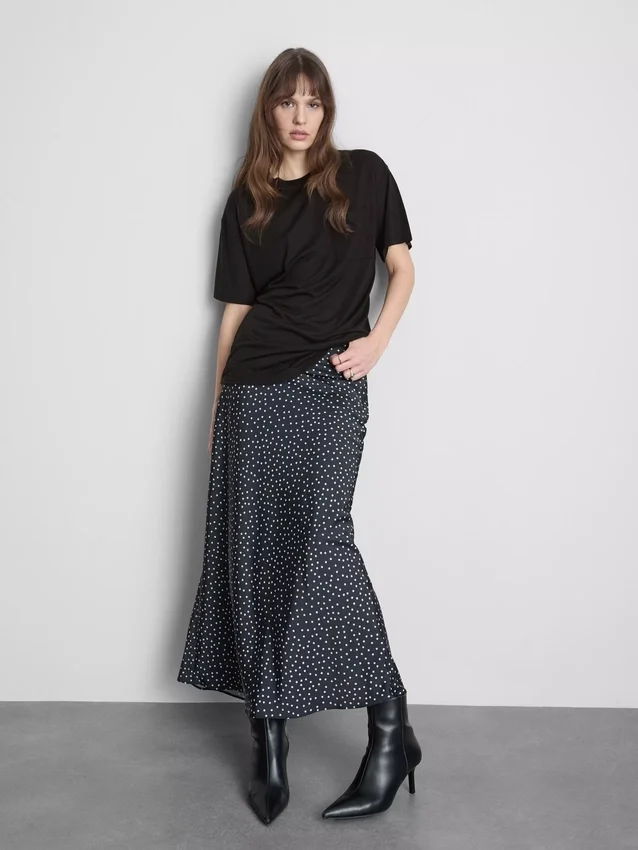 Patch pocket longline tee