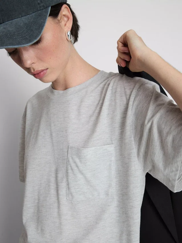 Patch pocket longline tee