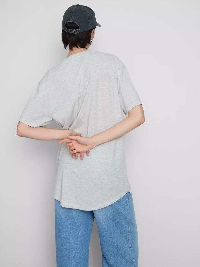 Patch pocket longline tee